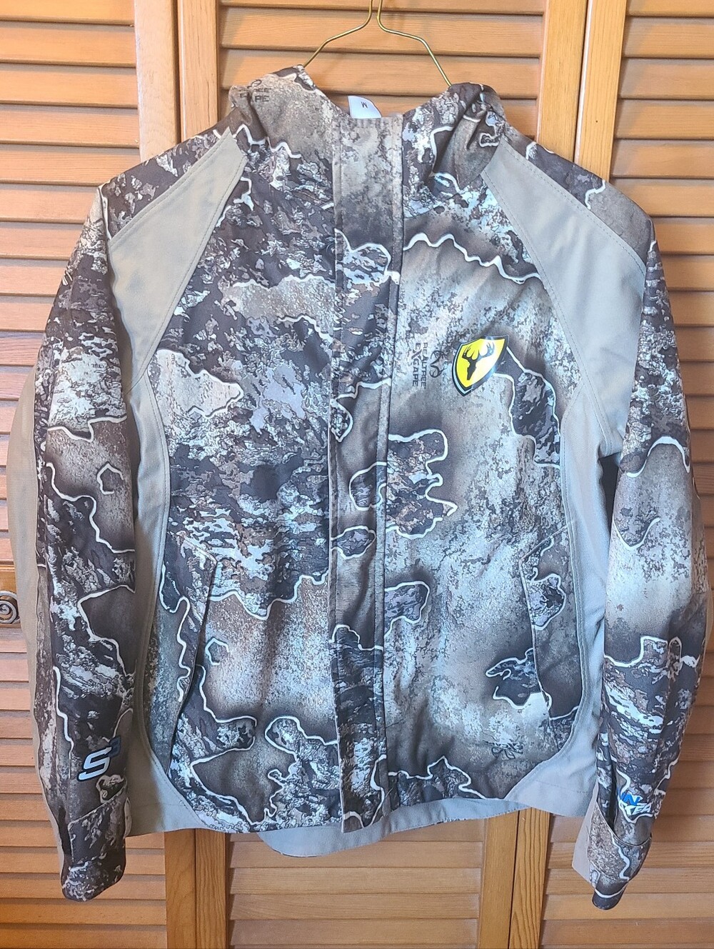 Shield Series Youth Camo-Print Hooded Jacket, Size M, S3 Sent Blocker